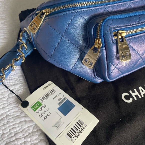 NEW CHANEL Iridescent Blue Quilted Waist Bel - Picture 5 of 16